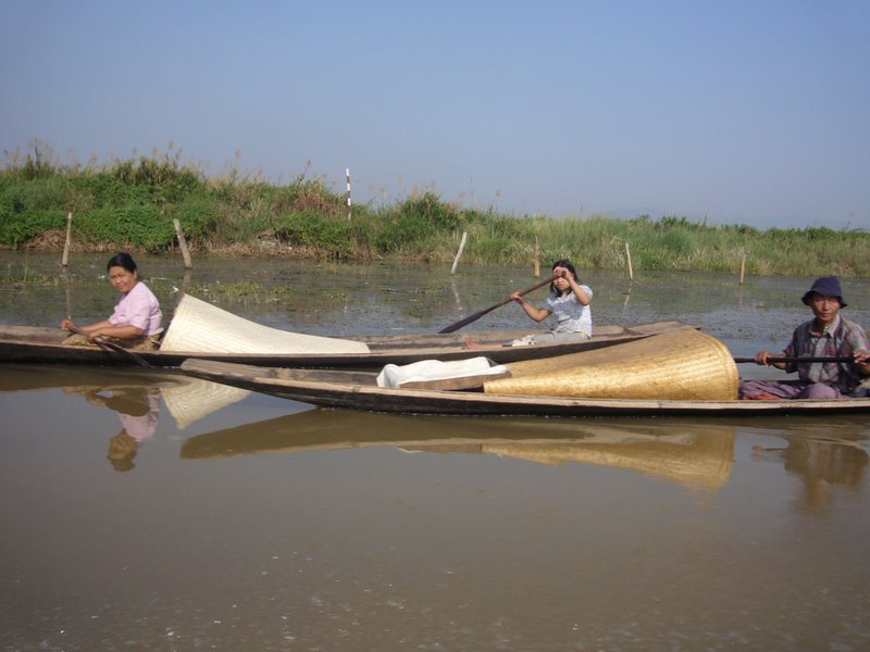 Travel - Myanmar - Inle Lake - First Boat Trip - Canals and floating villages